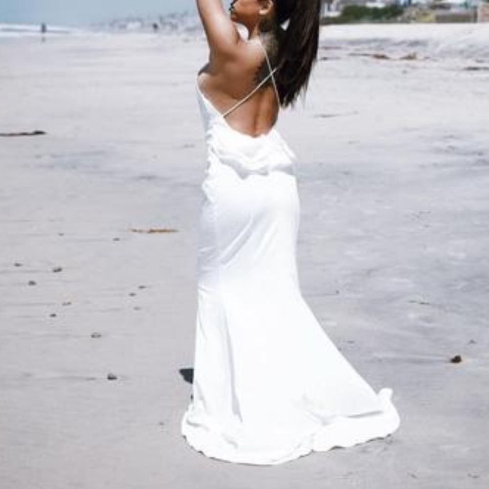 Jarlo Zoe Ruffle Back Gown - Picture 3 of 8